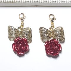 薔薇+ゴールドリボンのマスクチャーム　ハンドメイド　深紅　立体　大人可愛い