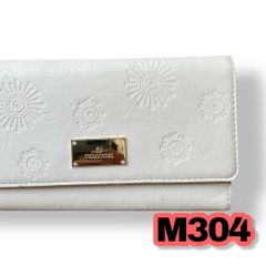 SWAROVSKI(スワロフスキー)　長財布　トラベルウォレット　白色　レディースお財布　管理M304