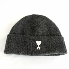 【未使用タグ付き】 Ami アミアレクサンドルマテュッシ　ビーニー　ニット帽 3054001792232671_01_3467w.jpeg