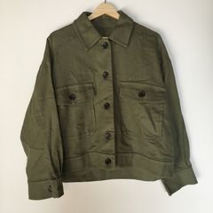 ナチュラルクチュール オリーブ クロップド丈 ミリタリージャケット