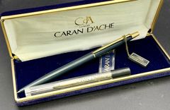 Caran d'Ache ボールペン エペ マットブラック 美品 猫のペン屋のサムネイル