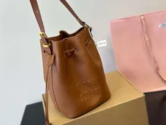 MIUMIU レザーバケットバッグ