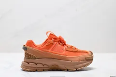 【今日特価】ナイキ Nike Zoom Vomero Roam マラソン レトロ ランニング ファイブ ジェネレーションズ カジュアル スポーツ ジョギング シューズ 送料無料 在庫限定セール価格！