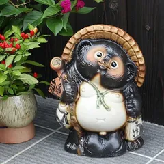 信楽焼きです、壷置物です大変重量感あります重いです。無傷です。 信楽焼きです、壷置物です大変重量感あります重いです。無傷です