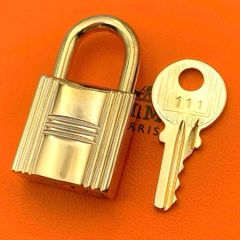 HERMES エルメス カデナ　24Kメッキ　No.120　120番　鍵付き HERMES エルメス カデナ 24Kメッキ No.120 120番 鍵付き - メルカリ