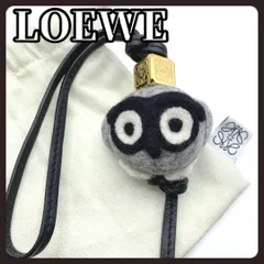 ✨新品未使用✨　LOEWE ロエベ　タッセル　キーホルダー　ロゴ刻印　フェルト ✨新品未使用✨ LOEWE ロエベ タッセル キーホルダー ロゴ刻印