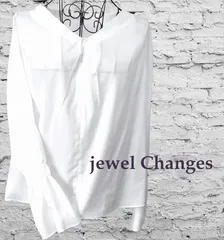 【美品】ユナイテッドアローズ ベルスリーブトップス　 Vネックブラウス　シャツブラウス　Vネックシャツ　レディースM相当　きれいめ シャツ　ロングスリーブ　クリーム色　生成り色  Jewel Changes　ジュエル チェンジズ