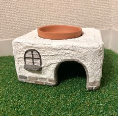 レンガと窓付きのシェルター　爬虫類