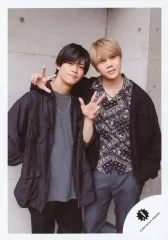 【中古】生写真(ジャニーズ) 7 MEN 侍/菅田琳寧・佐々木大光/膝上/「DREAM BOYS」グッズオフショット/公式生写真