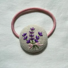 ラベンダー刺繍くるみボタンのヘアゴム 38ミリ