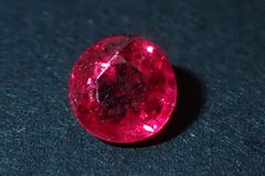 天然ルビー0.608ct 約4×4mm ソーティング付き！