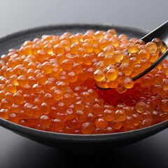 愛名古屋 いくら 醤油漬け 冷凍 上質 北海道産 ギフトボックス付き 1kg(500グラム (x 2))