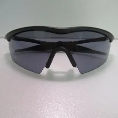 ケース付　OAKLEY　オークリー　M FRAME　エムフレーム　MADEINUSA　USA製　マットブラック　ビンテージ　グレー　中古　used　スポーツサングラス　サングラス　メンズ　ユニセックス　レディース　スポーツ　人気　R490