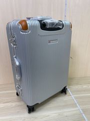 スイスミリタリー プレミアム Cタイプ 64L スーツケース　 SM-C624 シルバー SWISS MILITARY PREMIUM C TYPE 64L SM-C624　SILVER