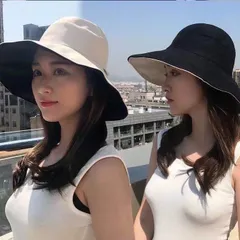 シンプルデザインでオールシーズン活躍するリバーシブルのUVカット帽子