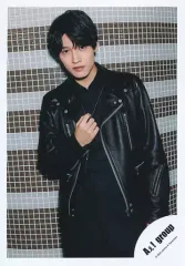 【中古】生写真(ジャニーズ) Aぇ! group/佐野晶哉/膝上/Aぇ! group「Aッ!!!!!!と驚き全国ツアー2023」グッズオフショット/公式生写真