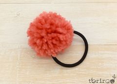 ポンポンヘアゴム　ハンドメイド