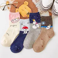 新品 レディース靴下　お買得4足セット　海外キャラクター　可愛いスニーカーソックス