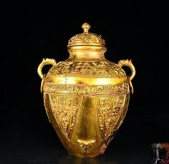 純金？金属製.美しいデザインが施された金色.花瓶. 2318㌘位 純金？金属製.美しいデザインが施された金色.花瓶. 2318㌘位 - メルカリ