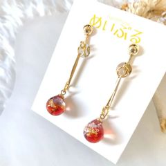 琉球ガラス　一粒イヤリング　ハンドメイド　レジン　レッド