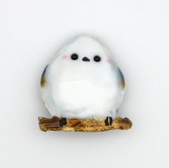 新品 ヴァンドームブティック ピンブローチ 白蝶貝 シマエナガ - メルカリ