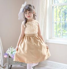 【ゴールド】バラモチーフのミニ丈キッズドレス TAK キッズ キャサリンコテージ