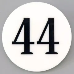 【中古】バッジ・ピンズ [単品] 44(ヒソカ) 第287・288期ハンター試験ナンバープレートアクリルバッジ 「HUNTER×HUNTER」 冨樫義博展 -PUZZLE-グッズ