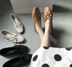 lace up flat shoes