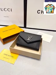 【今日特価】Louis Vuitton ルイヴィトン マイロックミー シリーズ ウォレット 多層収納と使いやすいフロントポケット