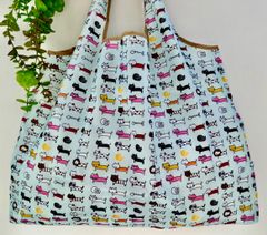 ⭐︎おしゃれ猫、水色　トート、エコバッグ 折り畳み買い物バッグ 大容量コンパクト