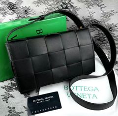 【断捨離】BOTTEGA VENETA パデッドカセットショルダーバッグ