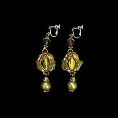 ヴィンテージ風 ビーズ＆パール イヤリング ゴールド×グリーン