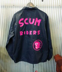 ●【限定カラー】「SCUM RIDERS」-art work- SCUMBOY TATTOO COACH JACKET 「スカムライダース」スカムボーイ タトゥー ナイロン製 コーチジャケット【ネイビー/ピンク】【サイズ Ｌ】ワッペン