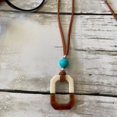 グラスホルダー　首掛けめがねホルダー　スクエア型　ネックレス　ハンドメイド