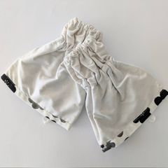 ハンドメイド袖カバー｜【ミルキーベージュコットン×北欧風ポップフラワー】｜手作りアームカバー　#IROHANNAハンドメイド　#IROHANNA　#袖カバー　#事務　#作業用　#アームカバー　#手甲　#てっこ　#農作業　#ガーデニング　#アウトドア　#手作り