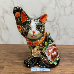 極美品】九谷焼 招き猫 置物 華やか 花柄 金彩 縁起物 魔除け 招福