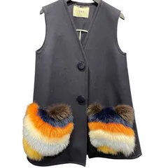 激レア♡FENDI ブラック　ロゴ　ファーベスト　ジレ 激レア♡FENDI ブラック ロゴ ファーベスト ジレ 2025年最新