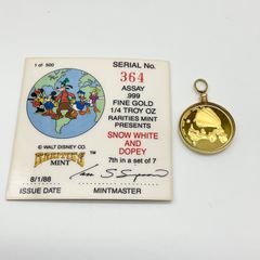 ●Disney ディズニー 白雪姫 おとぼけ ドーピー ペンダントトップ ネックレストップ 純金 24金 K24 1/4oz K18枠 金 ゴールド アクセサリー Snow White & Dopey 500枚限定【中古】Aランク 5_267