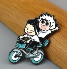 呪術廻戦 アクリルスタンド 夏油傑＆五条悟 自転車デザイン 金属バッジ ダイカスト ピンズ グッズ