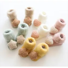 【お祝いに♪】ベビーソックス 新生児靴下 赤ちゃん靴下 滑り止め付き ルームソックス 星マーク ハートマーク ふわふわ もこもこ プレゼント 女の子 男の子  暖かい