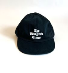 New York Times Kids Stacked Logo Baseball Cap ニューヨーク タイムズ キッズ キャップ