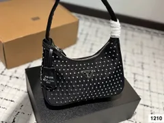 PRADA レザー アンダーアームバッグ ? 21×12cm [本日特価|新品未使用品]-MM輸入