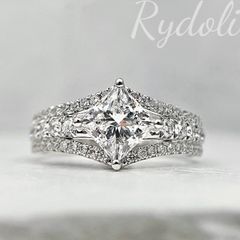 PT950 1.02ct オーダーメイドダイヤリング ラボグロウンダイヤモンド IGI鑑定書付き プリンセスカット 指輪 誕生日記念日プレゼント ラボダイヤリング ゴージャスリング 上質感漂う プラチナ製 ラグジュアリー 華やかでエレガントな輝き ダイヤリング