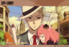 【中古】ポスター ロイド・フォージャー＆アーニャ・フォージャー(上半身/抱っこ) 「ジャンボカードダス SPY×FAMILY クリアビジュアルポスター」