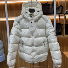 【新品未使用】 MONCLER   モンクレール   白   ダウンジャケット   男女兼用