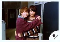 【中古】生写真(ジャニーズ) 関西ジャニーズJr./末澤誠也・朝田淳弥/横型/「関西ジャニーズJr. LIVE 2019 Happy 2year!! ～今年も関ジュとChu Year!!～」オフショット/公式生写真