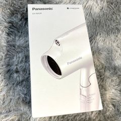 【送料無料】★新品未使用★　Panasonic ヘアードライヤー ナノケア EH-NA2K ホワイト 軽量コンパクトモデル