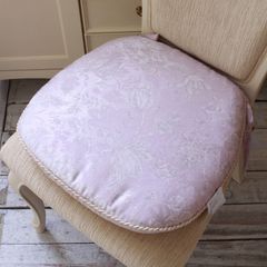 クッション 撥水 チェアパッド ピンク かわいい シートクッション 紐付き ラベンダー 43×45ｃｍ はっ水 座面カバー ジャガード織 布製 レース チェアクッション 椅子クッション フラワー 花柄 チェアカバー br-192 