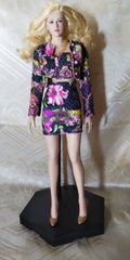 1/6フィギュア服　シルクスーツセット　花柄　紺(細身体)