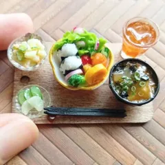 ミニチュアフード　おにぎり彩り朝食セット